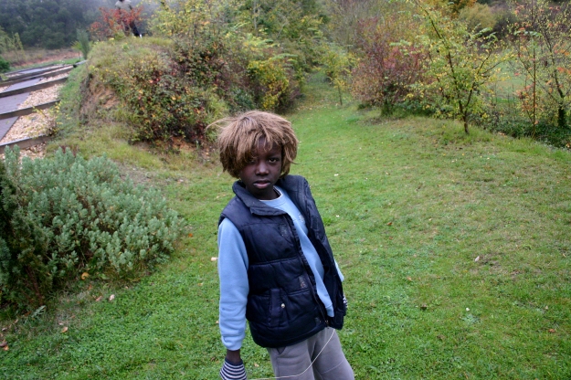 chico negro con peluca 2013